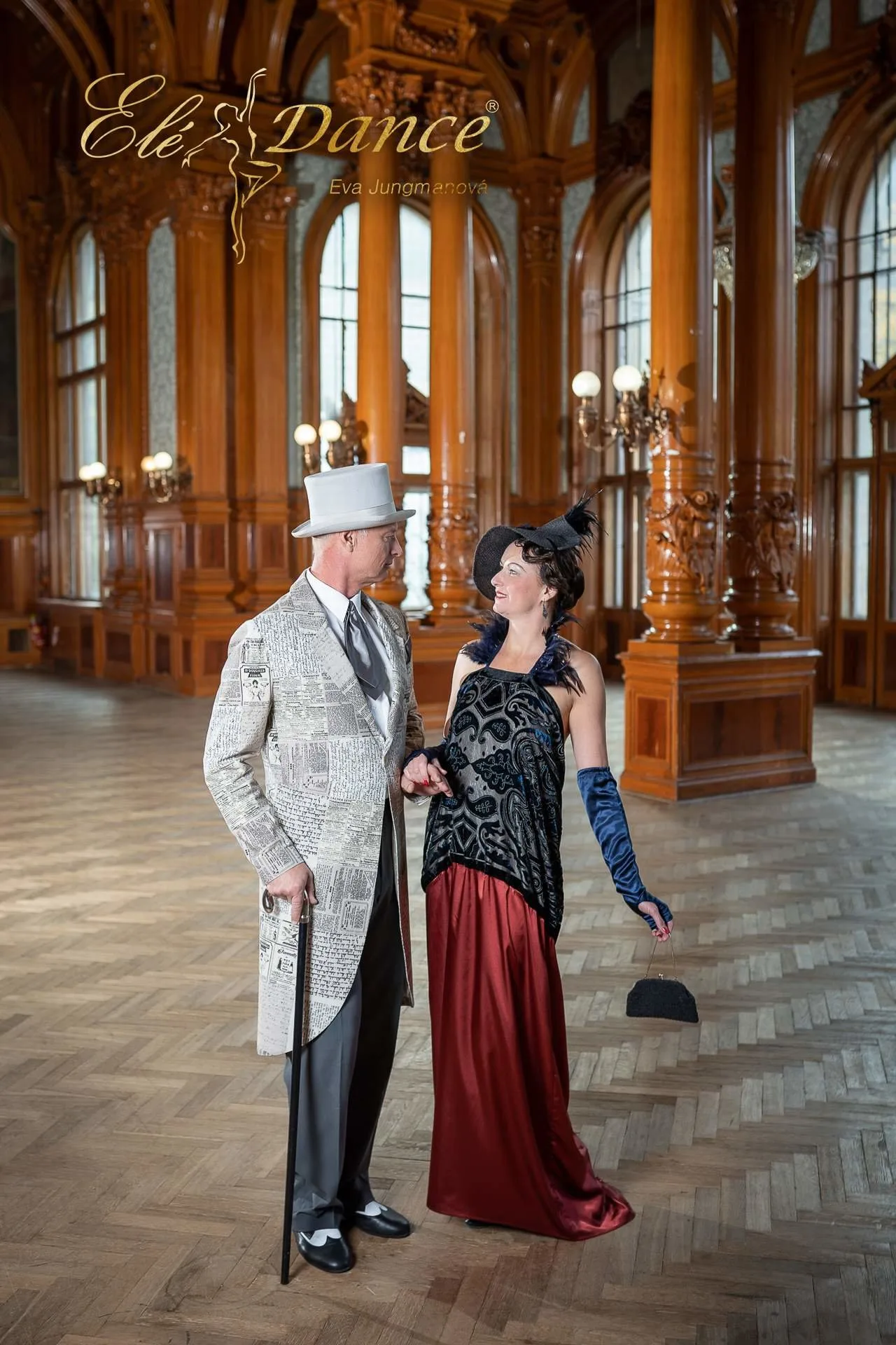Mým cílem je dělat svět krásnější skrze módu a eleganci a vracet zpět noblesu, hravost i radost z oblékání a hlavně ženskost ženám, informuje Eva Jungmanová, majitelka půjčovny dobových a vintage kostýmů a modelů a divadelních a tanečních kostýmů Salon EléDance